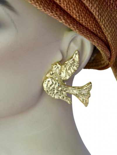 yves-saint-laurent-1977.jpg